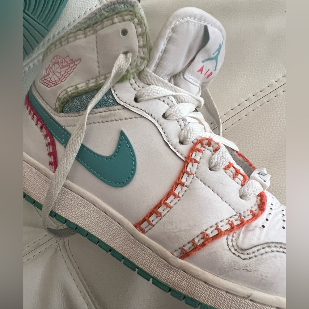 Nike Air Jordan White Multi Sneakers Size US 4.5 Y Kids - Picture 4 of 9